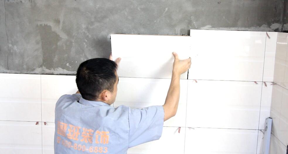 東莞萬(wàn)潤(rùn)廣場(chǎng)在建工地之泥瓦工程進(jìn)行